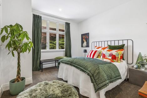 Photo of property in 19 Lower North Terrace, Kelburn, Wellington, 6012