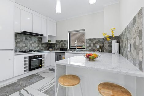 Photo of property in 4225b Great North Road, Glendene, Auckland, 0602