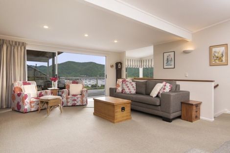 Photo of property in 10 Amelia Crescent, Waikawa, Picton, 7220