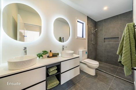 Photo of property in 47c Heretaunga Square, Silverstream, Upper Hutt, 5019