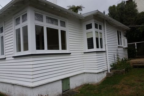 Photo of property in 62 Creswick Terrace, Northland, Wellington, 6012