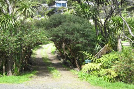 Photo of property in 127 Seaview Road, Piha, New Lynn, 0772