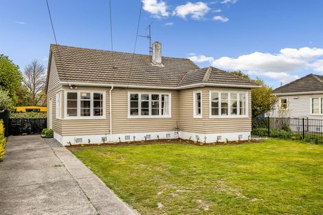 Photo of property in 19 Pitcairn Crescent, Bryndwr, Christchurch, 8053
