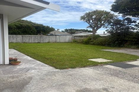 Photo of property in 18a Kapiti Crescent, Titahi Bay, Porirua, 5022