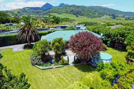 Photo of property in 128 Wairau Road, Oakura, 4314