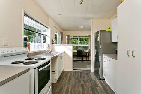 Photo of property in 14 Jumento Place, Unsworth Heights, Auckland, 0632