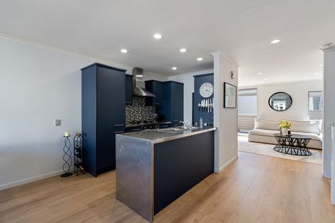 Photo of property in 2/15 Roxburgh Street, Mount Victoria, Wellington, 6011