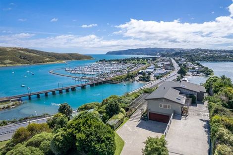 Photo of property in 62 Kiriwai Road, Paremata, Porirua, 5024