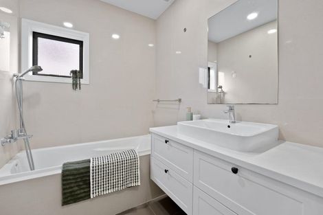 Photo of property in 791a East Coast Road, Northcross, Auckland, 0630