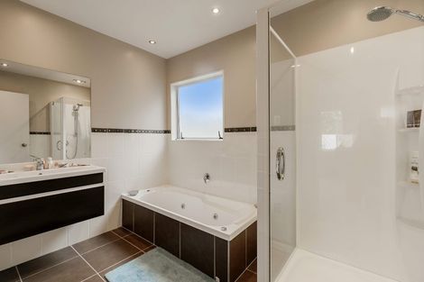 Photo of property in 5 Bushlands Park Drive, Albany, Auckland, 0632