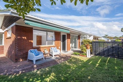 Photo of property in 2/3 Jern Place, Eastern Beach, Auckland, 2012