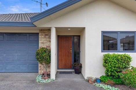 Photo of property in 15 Rosberg Place, Mount Maunganui, 3116