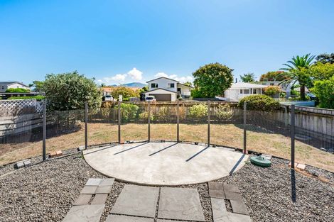 Photo of property in 12a Callender Terrace, Paraparaumu Beach, Paraparaumu, 5032