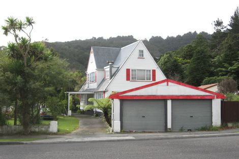 Photo of property in 117 Horoeka Street, Stokes Valley, Lower Hutt, 5019