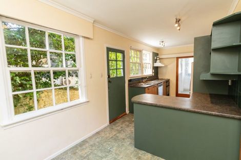 Photo of property in 13 David Crescent, Karori, Wellington, 6012