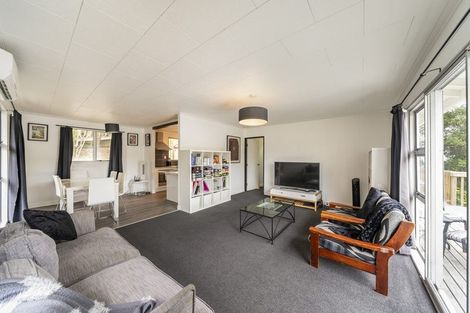 Photo of property in 39 Aniseed Grove, Timberlea, Upper Hutt, 5018