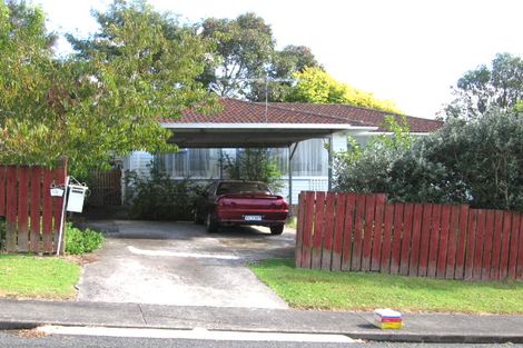 Photo of property in 1/4 Ashbourne Place, Glendene, Auckland, 0602