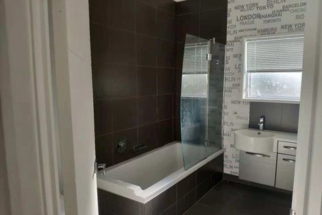 Photo of property in 14 Tiri View Place, Waiake, Auckland, 0630