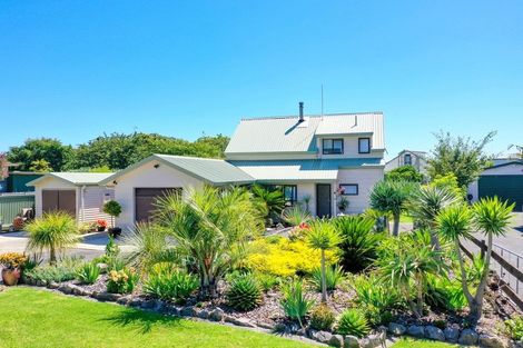 Photo of property in 24 Nesbitt Street, Matata, Whakatane, 3194