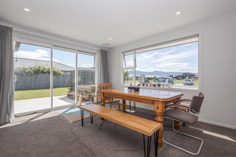 Photo of property in 9 Warbler Lane, Albert Town, Wanaka, 9305
