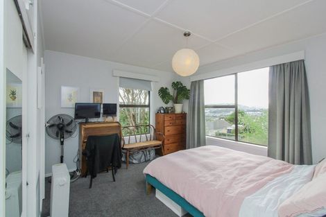 Photo of property in 1 Sidlaw Street, Strathmore Park, Wellington, 6022