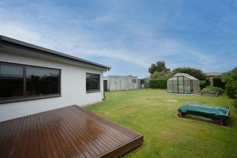 Photo of property in 15 Raglan Avenue, Cloverlea, Palmerston North, 4412