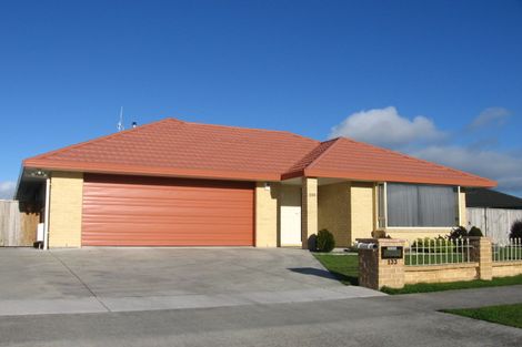 Photo of property in 135 Apollo Parade, Milson, Palmerston North, 4414