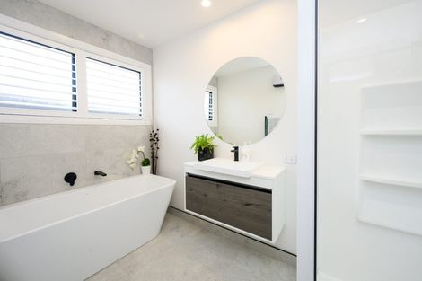 Photo of property in 76 Slacks Road, Awapuni, Palmerston North, 4412