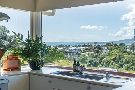 Photo of property in 15a Rangitoto Terrace, Milford, Auckland, 0620