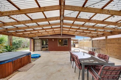 Photo of property in 130a Bruce Mclaren Road, Henderson, Auckland, 0612