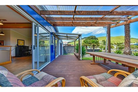 Photo of property in 7 Maraetai Place, Port Waikato, Tuakau, 2695