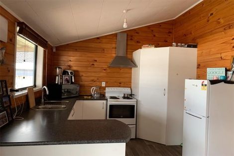 Photo of property in 2 Perry Place, Bader, Hamilton, 3206