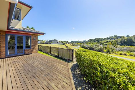 Photo of property in 6 Dawood Place, The Gardens, Auckland, 2105