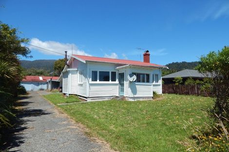 Photo of property in 18 Gibson Street, Ross, 7812