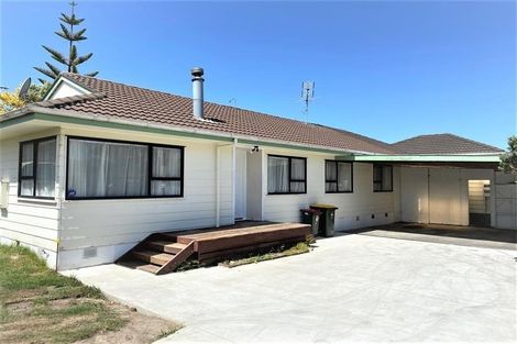 Photo of property in 11 Advocate Place, Randwick Park, Auckland, 2105