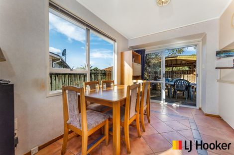 Photo of property in 22 Adel Place, Weymouth, Auckland, 2103