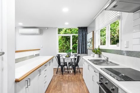 Photo of property in 15 Elmslie Road, Pinehaven, Upper Hutt, 5019