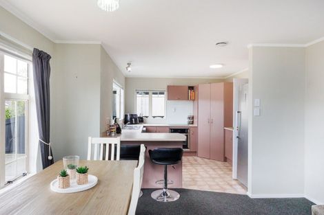 Photo of property in 47 Dalfield Place, Highbury, Palmerston North, 4412