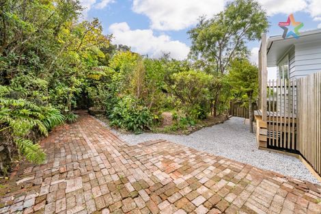 Photo of property in 64 Oakleigh Street, Maungaraki, Lower Hutt, 5010