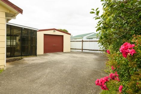 Photo of property in 2 Walton Street, Bulls, 4818