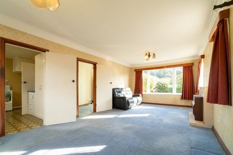 Photo of property in 18 Beauchamp Street, Tawa, Wellington, 5028