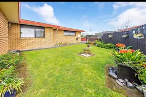 Photo of property in 2/69 Victoria Road, Papatoetoe, Auckland, 2025