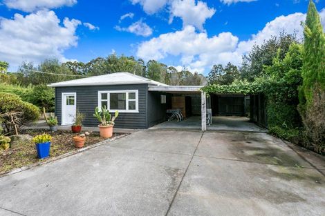 Photo of property in 76 Awa Road, Kumeu, 0891