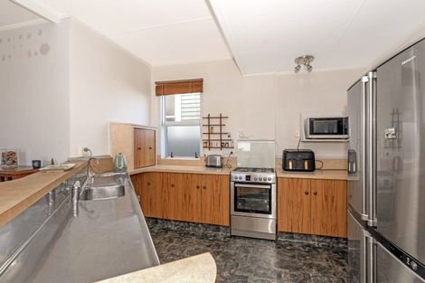 Photo of property in 300 Aberdeen Road, Gisborne, 4010