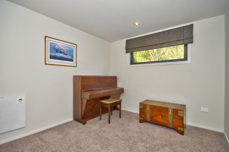 Photo of property in 33 Rannoch Drive, Jacks Point, Queenstown, 9371