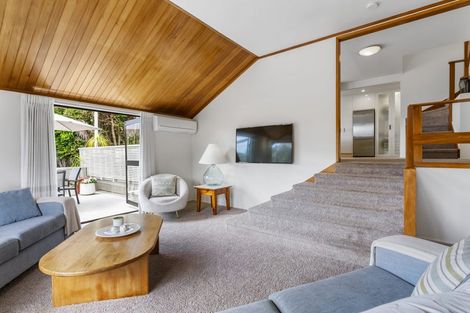 Photo of property in 5 Honeysuckle Lane, Mairangi Bay, Auckland, 0630