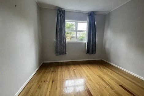 Photo of property in 19 Golf Road, New Lynn, Auckland, 0600