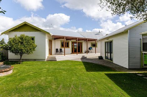 Photo of property in 53 Russell Street, Palmerston North, 4414