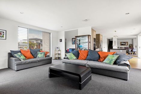 Photo of property in 5 The Esplanade, Huntington, Hamilton, 3210