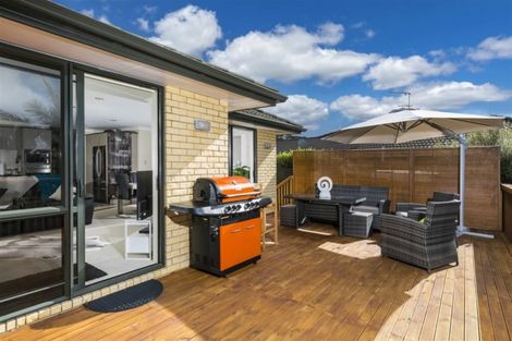 Photo of property in 33 Sapperton Drive, Henderson, Auckland, 0612